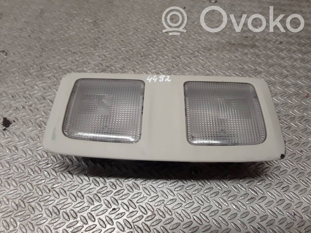 Luz del asiento trasero