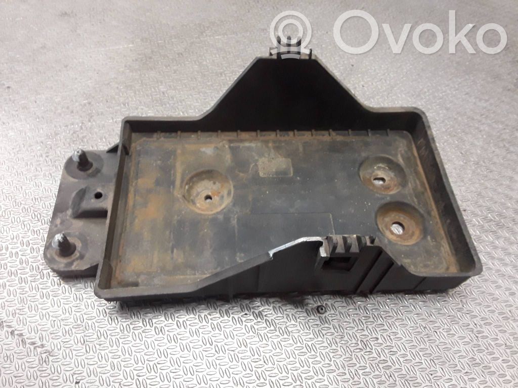 Boîte de batterie   KE7056041