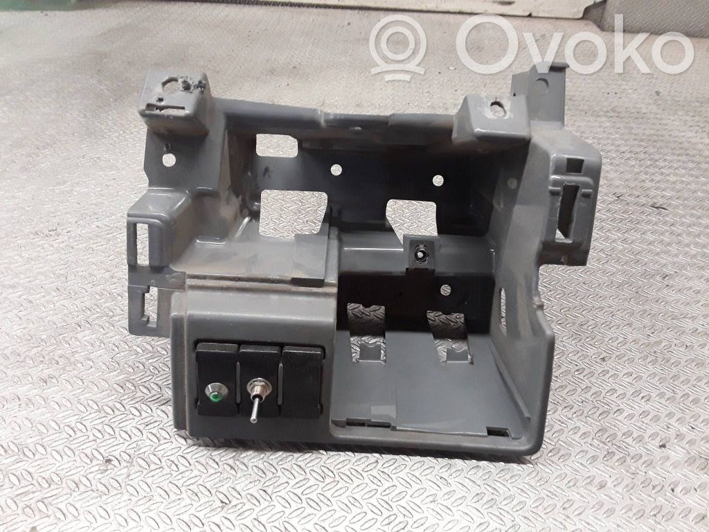 Iveco Daily 35.8 - 9 Otras partes del panel de instrumentos 