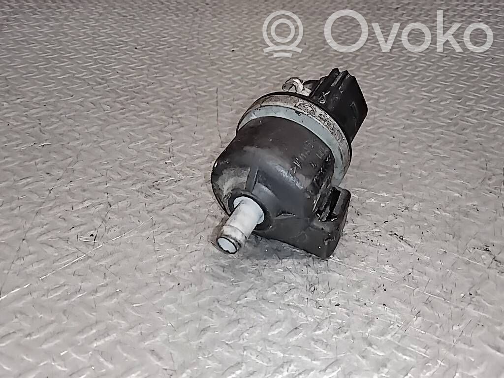 Volkswagen PASSAT B6 Supapă vacuum 
