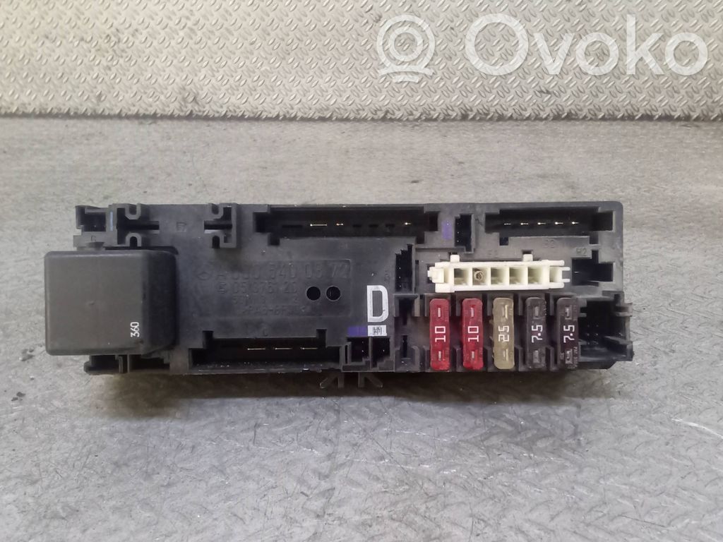 Módulo de fusible   A0005400372