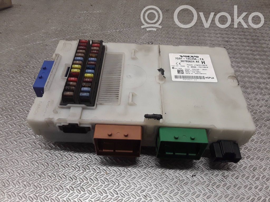 Saugiklių blokas   7G9T14C256FA,30765624AE