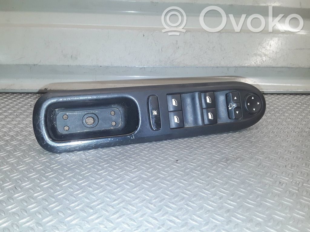 Peugeot 407 Interruttore di controllo dell’alzacristalli elettrico 