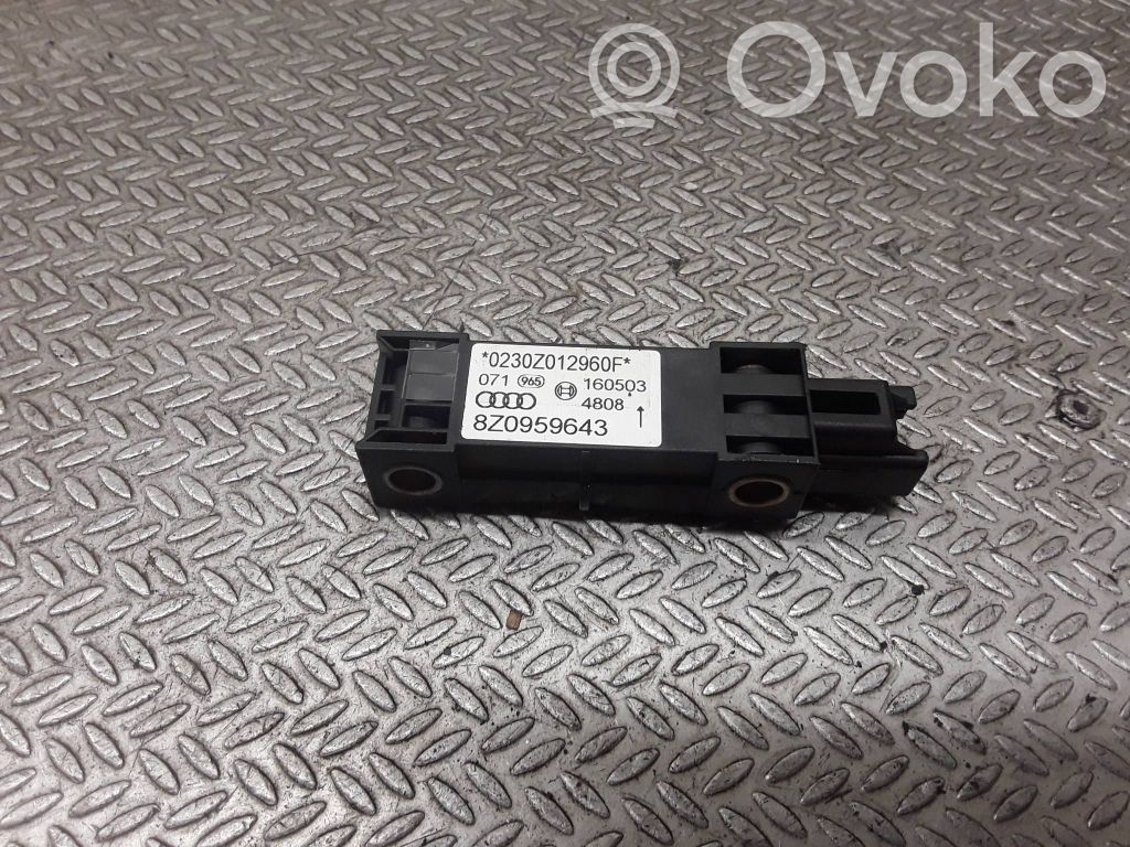 Sensor impacto/accidente para activar Airbag   8Z0959643