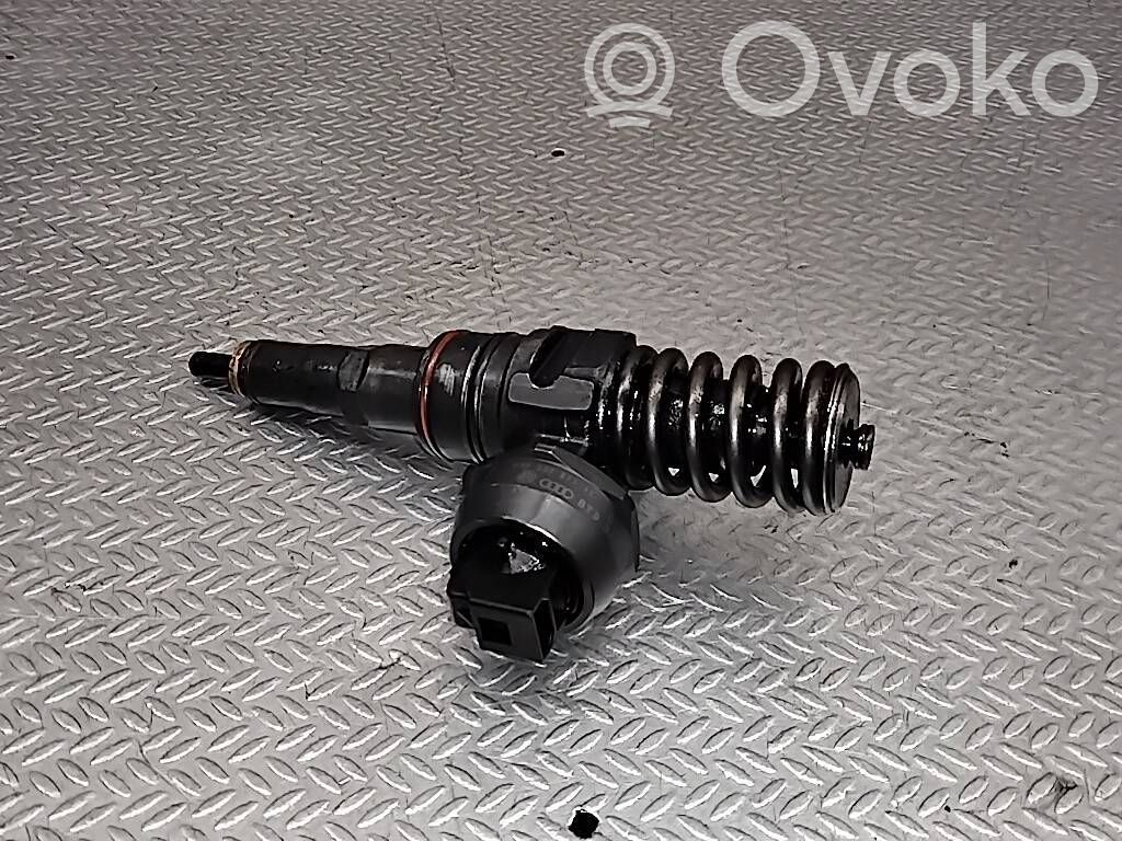 Injektor Einspritzdüse   038130073AK