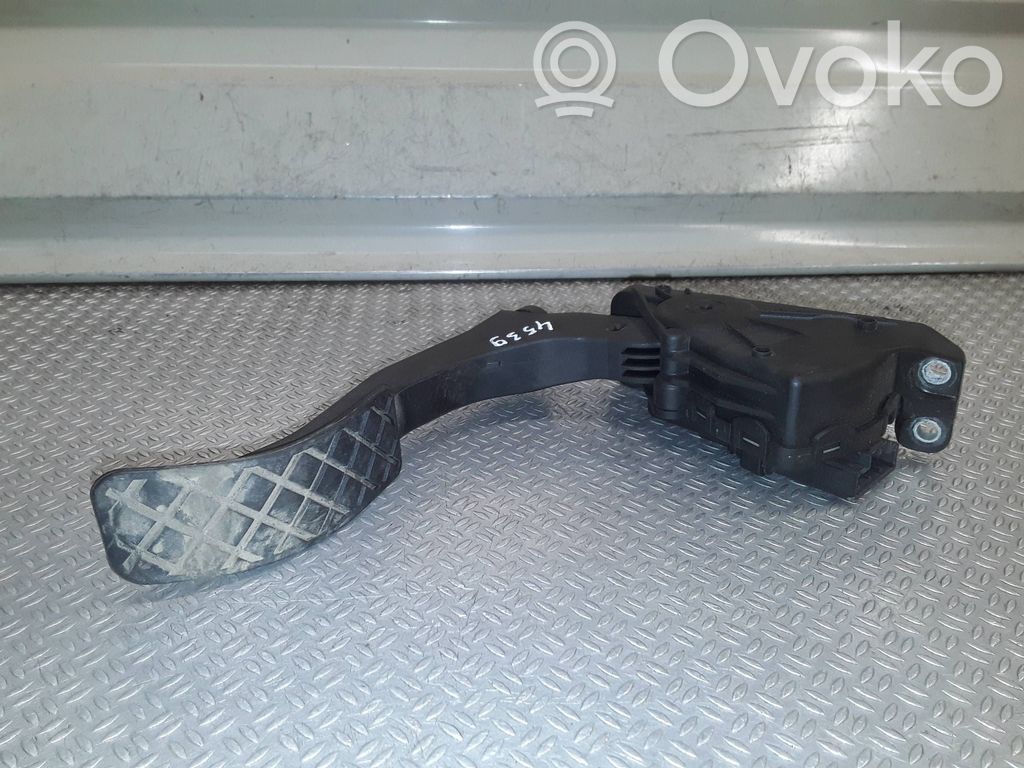 Accelerator throttle pedal   4F1723523A