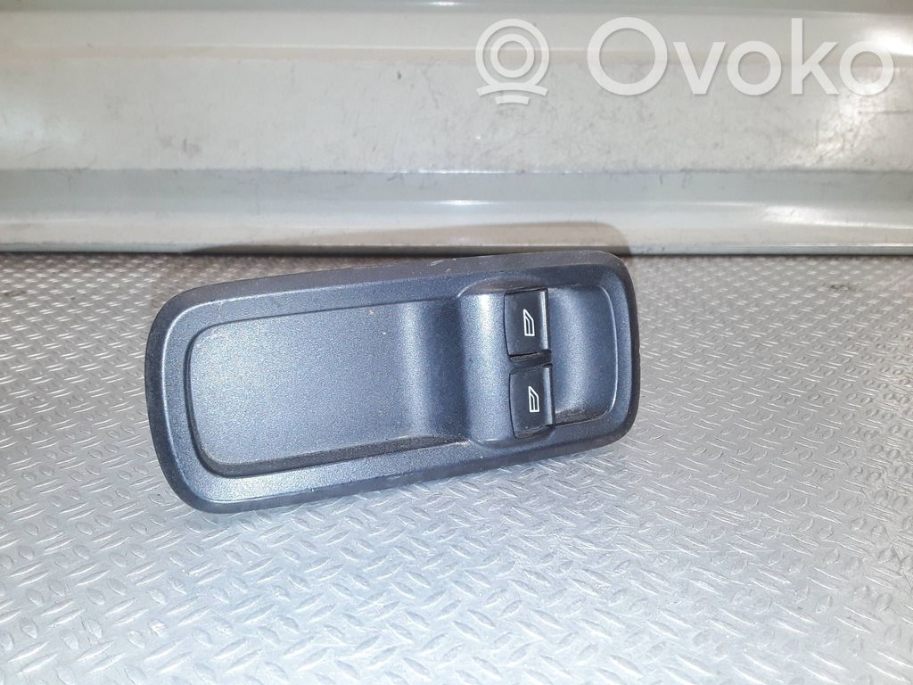 Electric window control switch   8A6T14A132EC