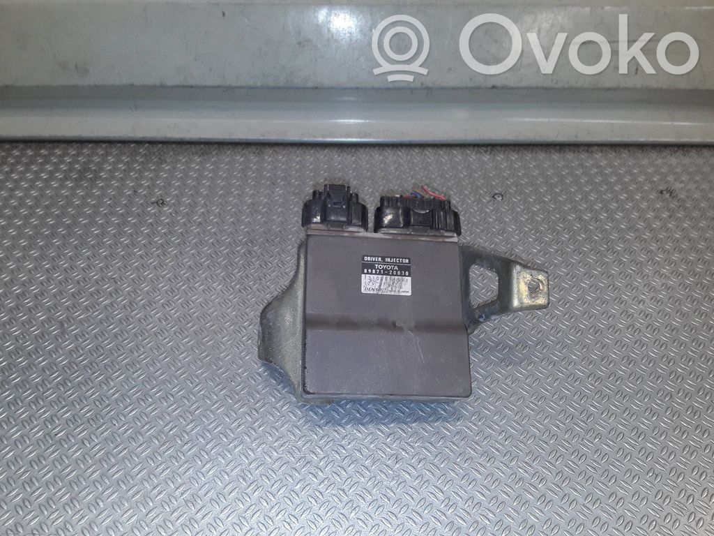 Unité / module de commande d'injection de carburant   8987120030,1310001041
