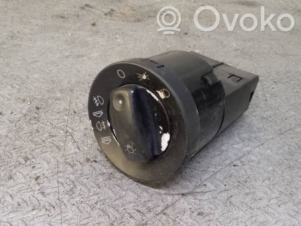 Lichtschalter   8E0941531A