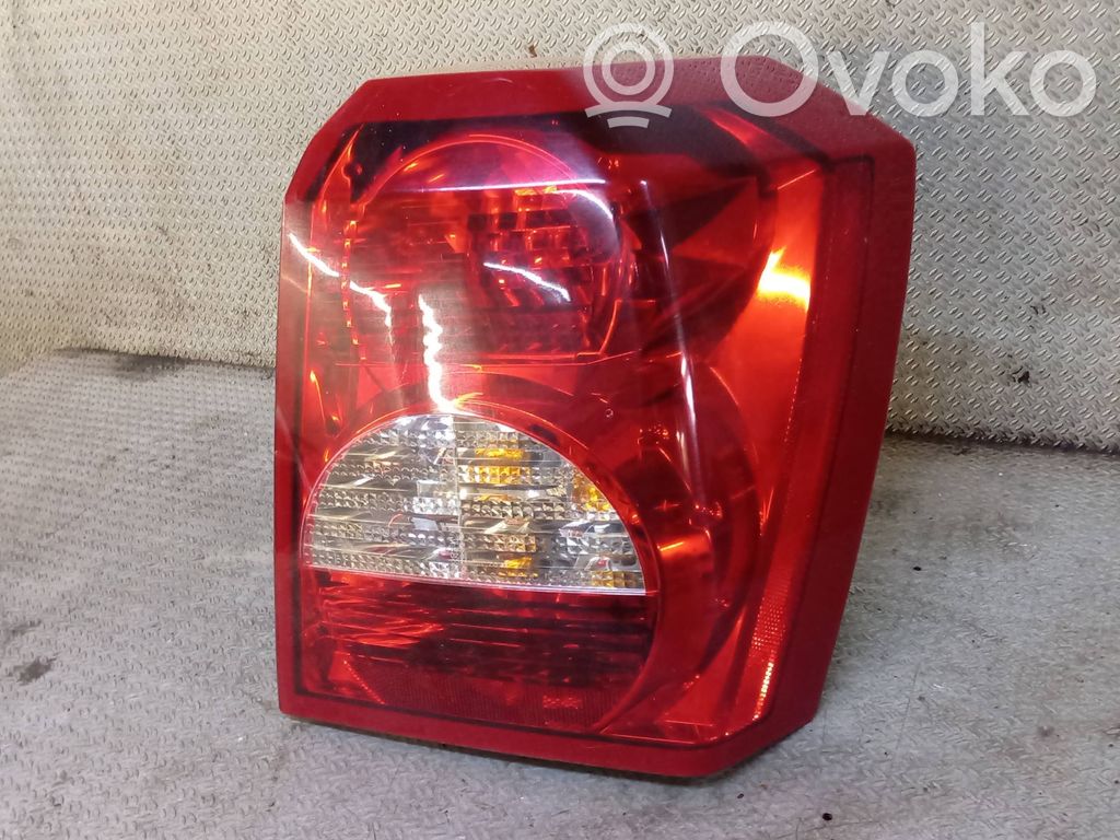 Dodge Caliber Luz trasera/de freno 