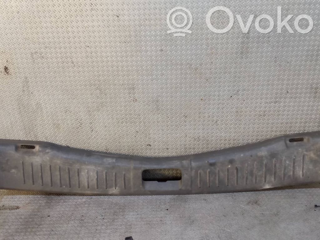 Ford Kuga I Protector del borde del maletero/compartimento de carga 