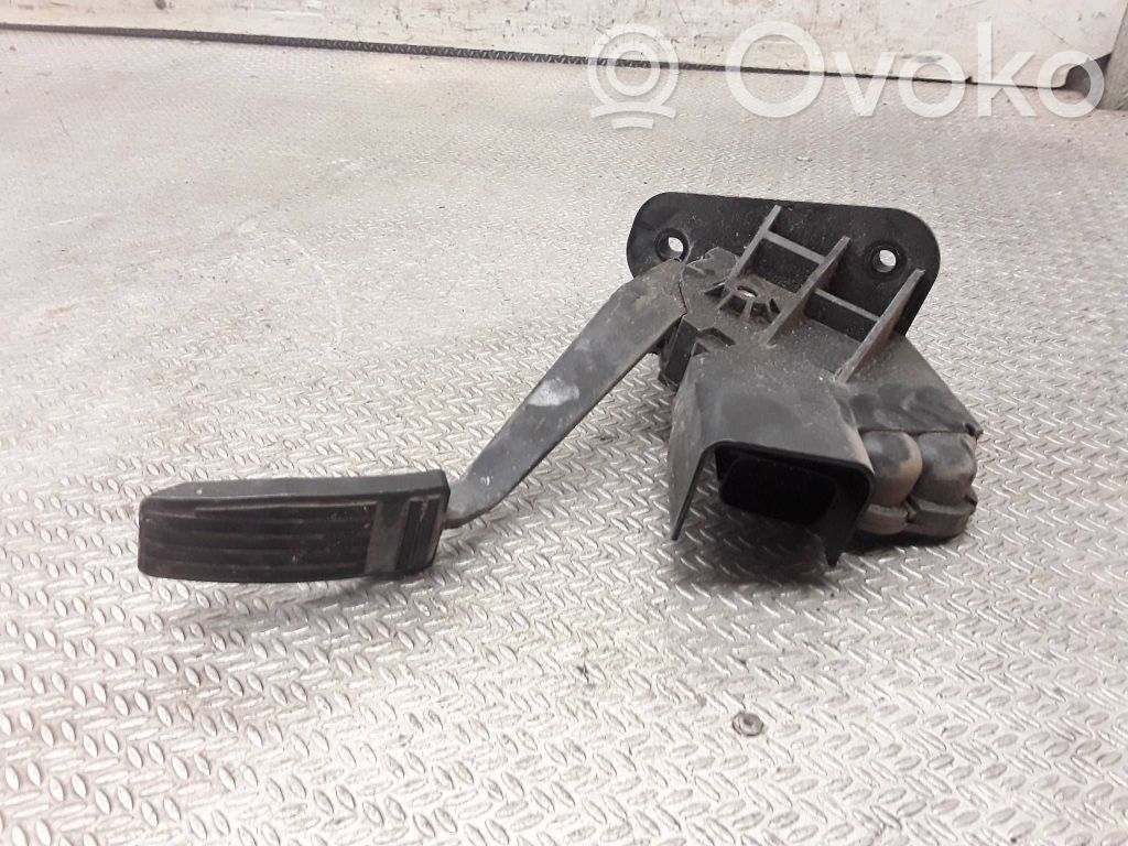 Pedal del acelerador   YC159F836BC