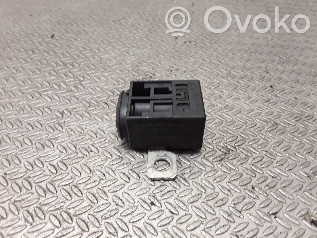Battery relay fuse   4F0915519