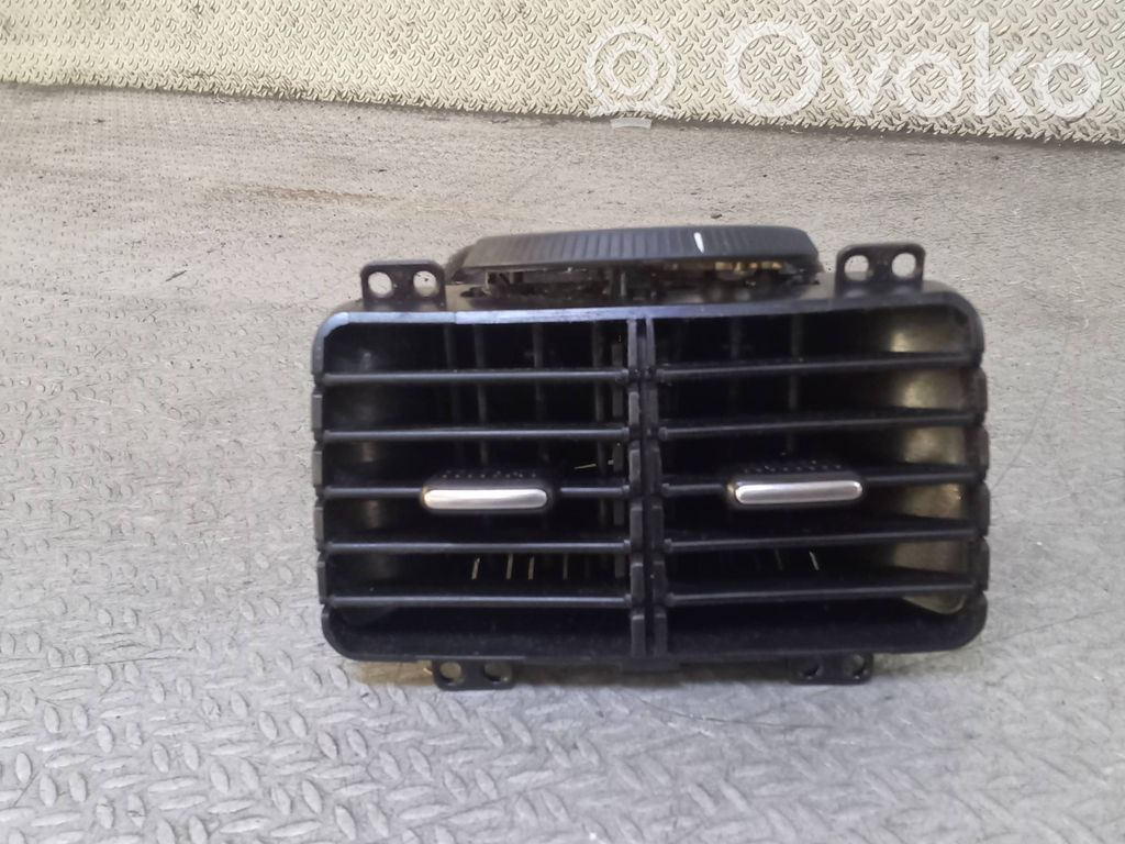 Volkswagen Golf VI Grilă ventilație spate 