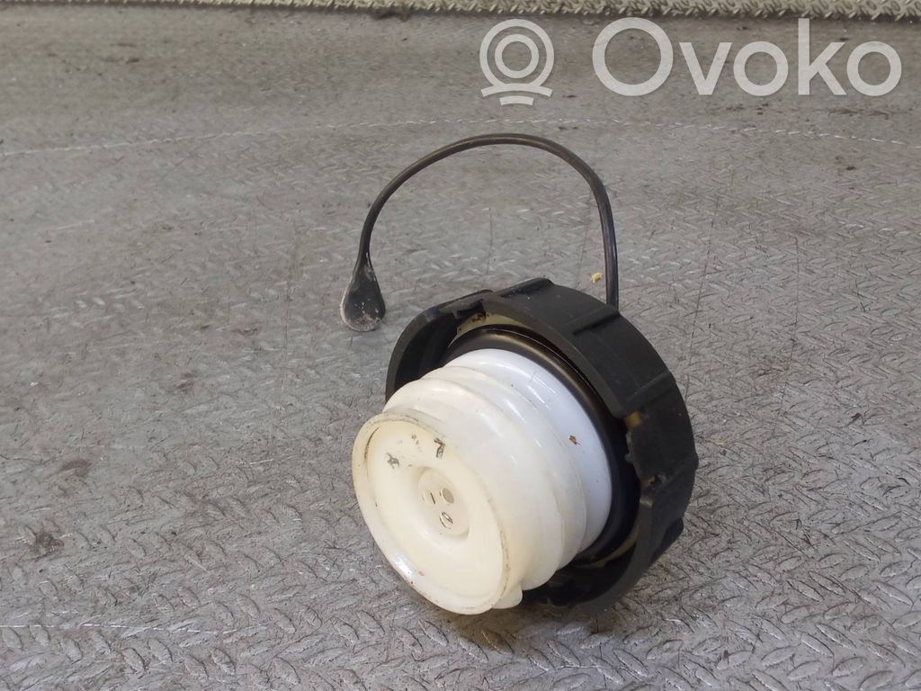Mitsubishi Lancer VIII Bușon umplere rezervor combustibil