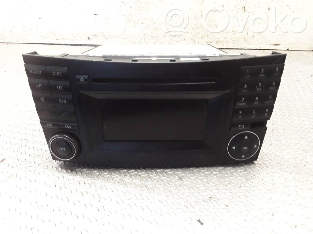 Mercedes-Benz E W211 Unitate principală radio/CD/DVD/GPS