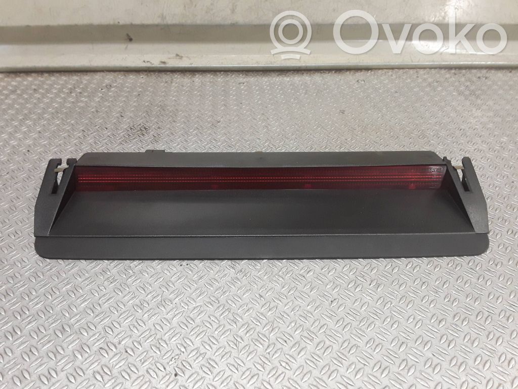 Kolmas/lisäjarruvalo   0336300,3C8945087