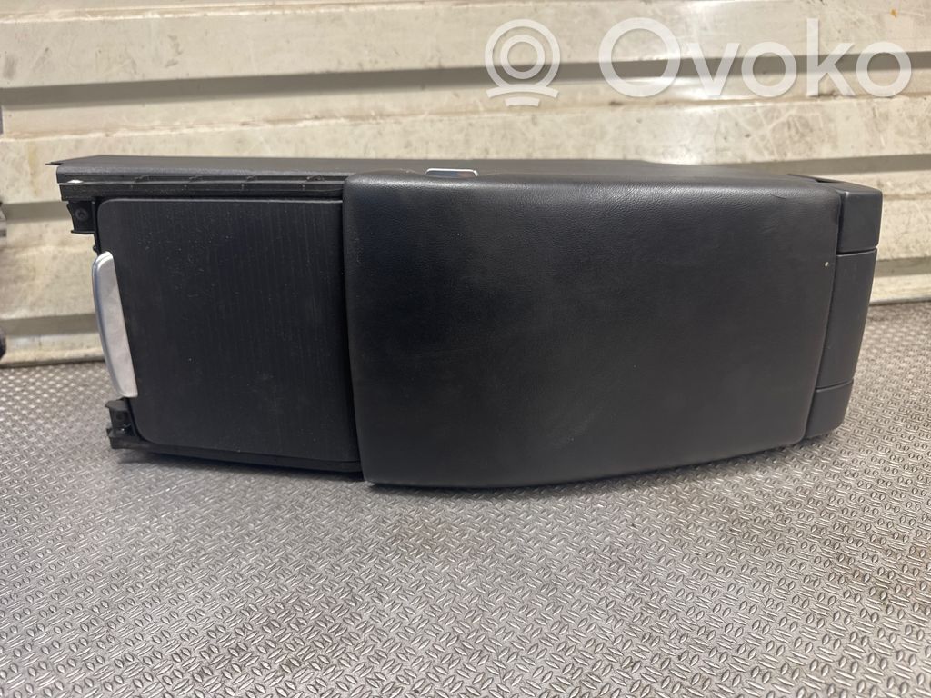Volvo V70 Reposabrazos 