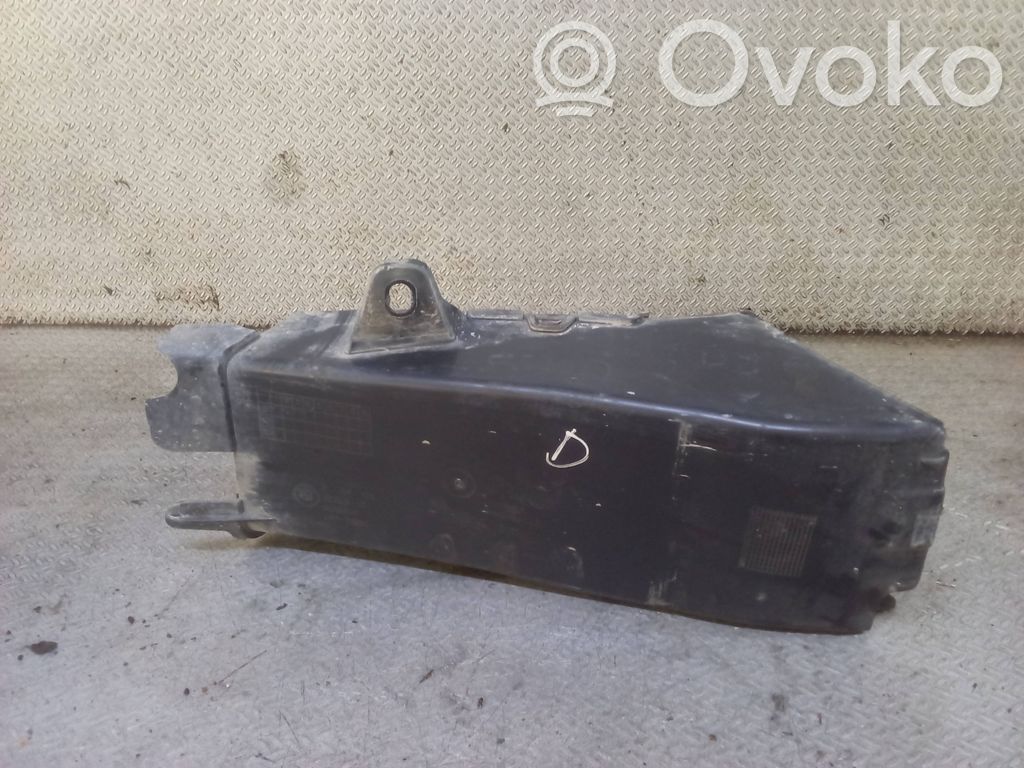 BMW 7 F01 F02 F03 F04 Oro paėmimo kanalo detalė (-ės) 