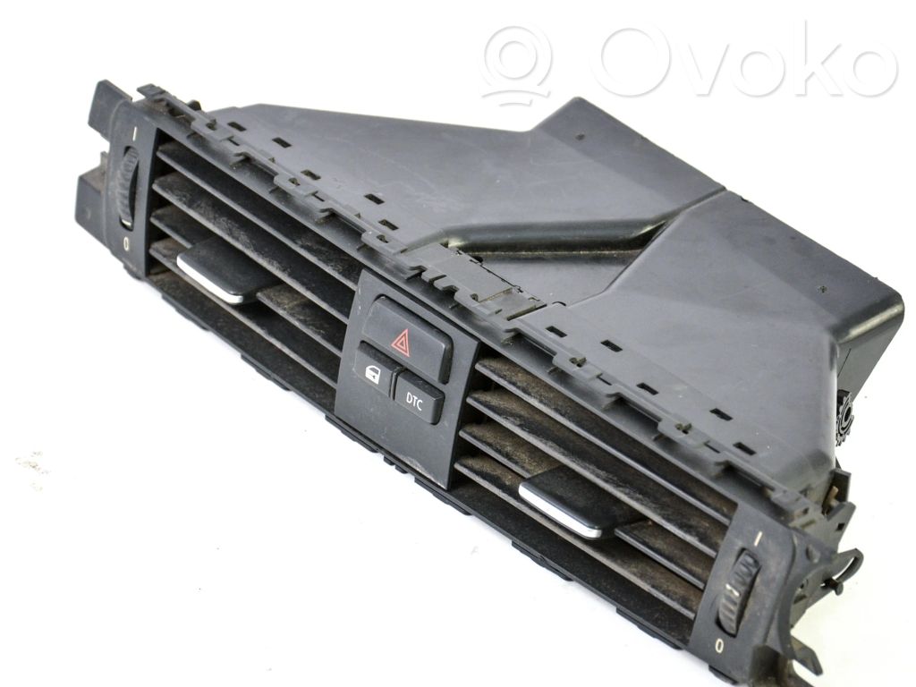 BMW 5 E60 E61 Centrālais gaisa ventilācijas režģis 