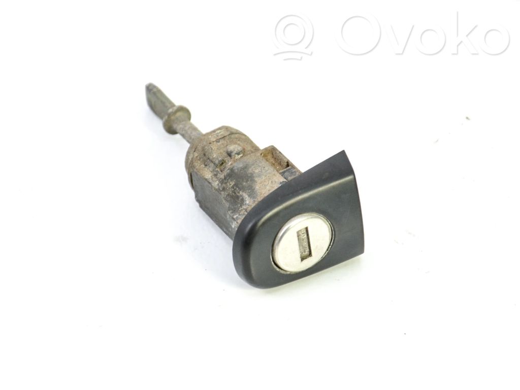 Volkswagen Bora Cerradura de puerta delantera (junto a la manecilla) 