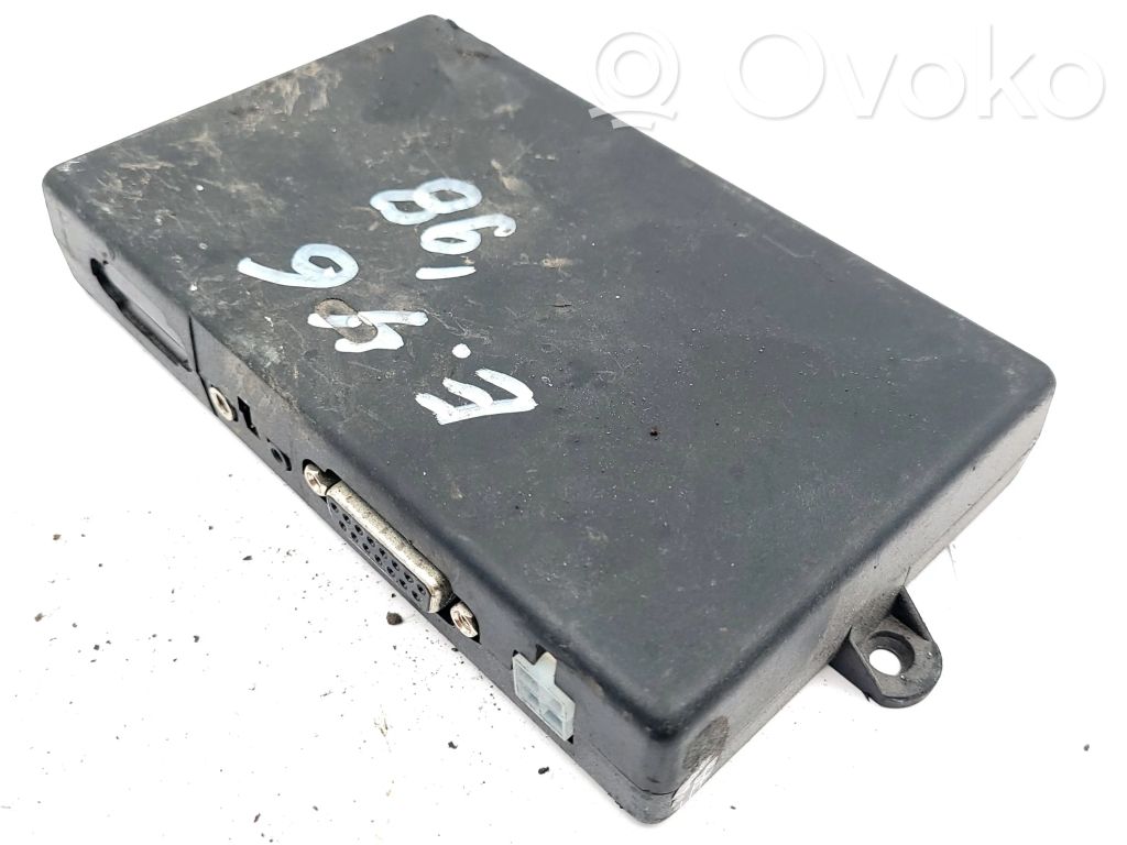 Unidad de control/módulo del teléfono   E1021303