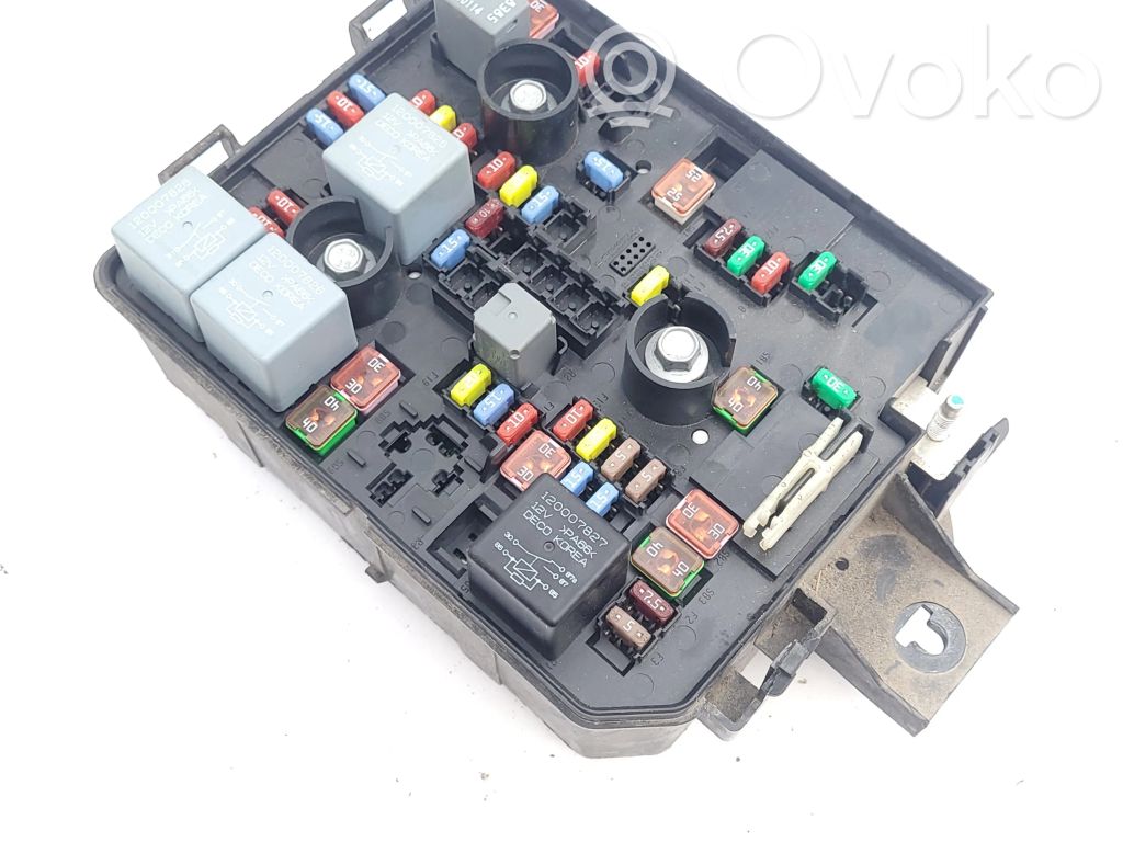 Opel Corsa E Fuse module 