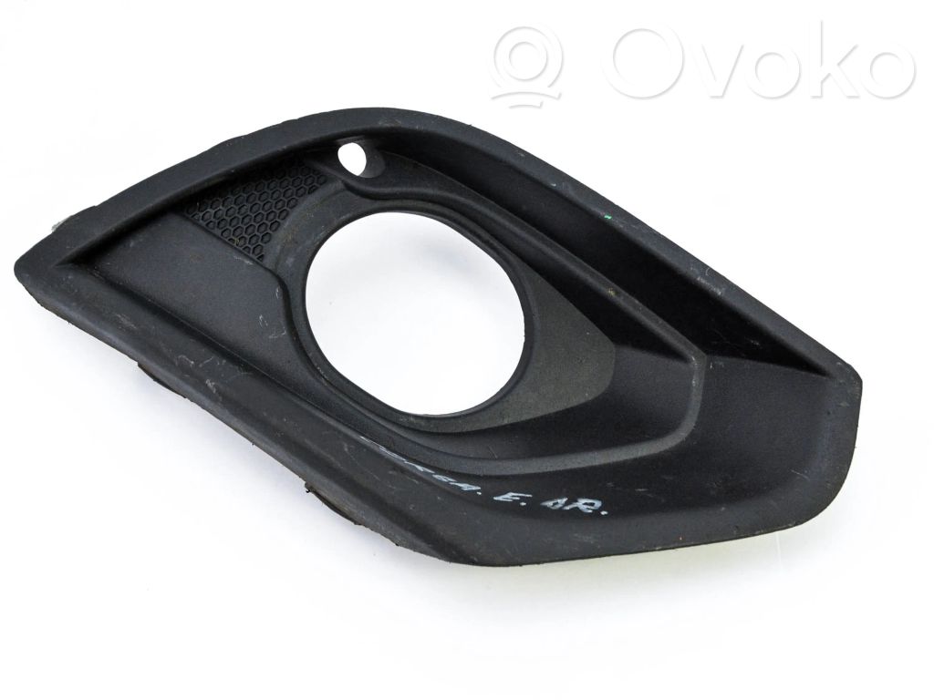 Front grill   13450671