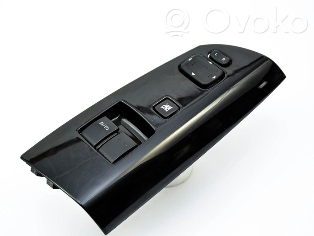 Mazda RX8 Electric window control switch 