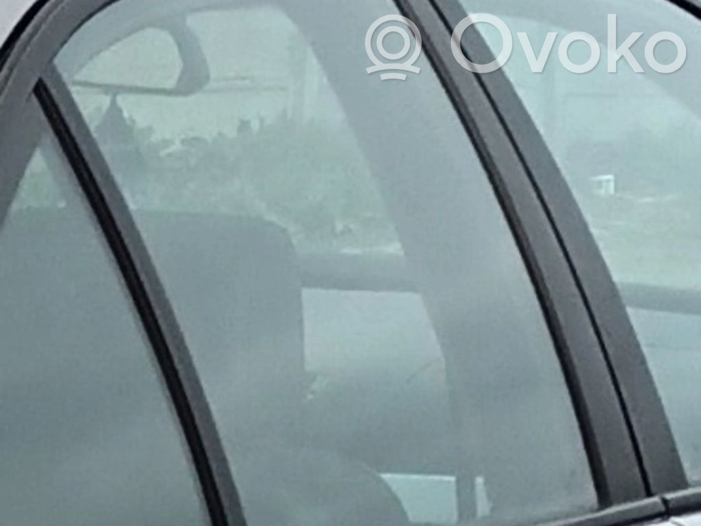 BMW 5 E39 Rear door window glass 
