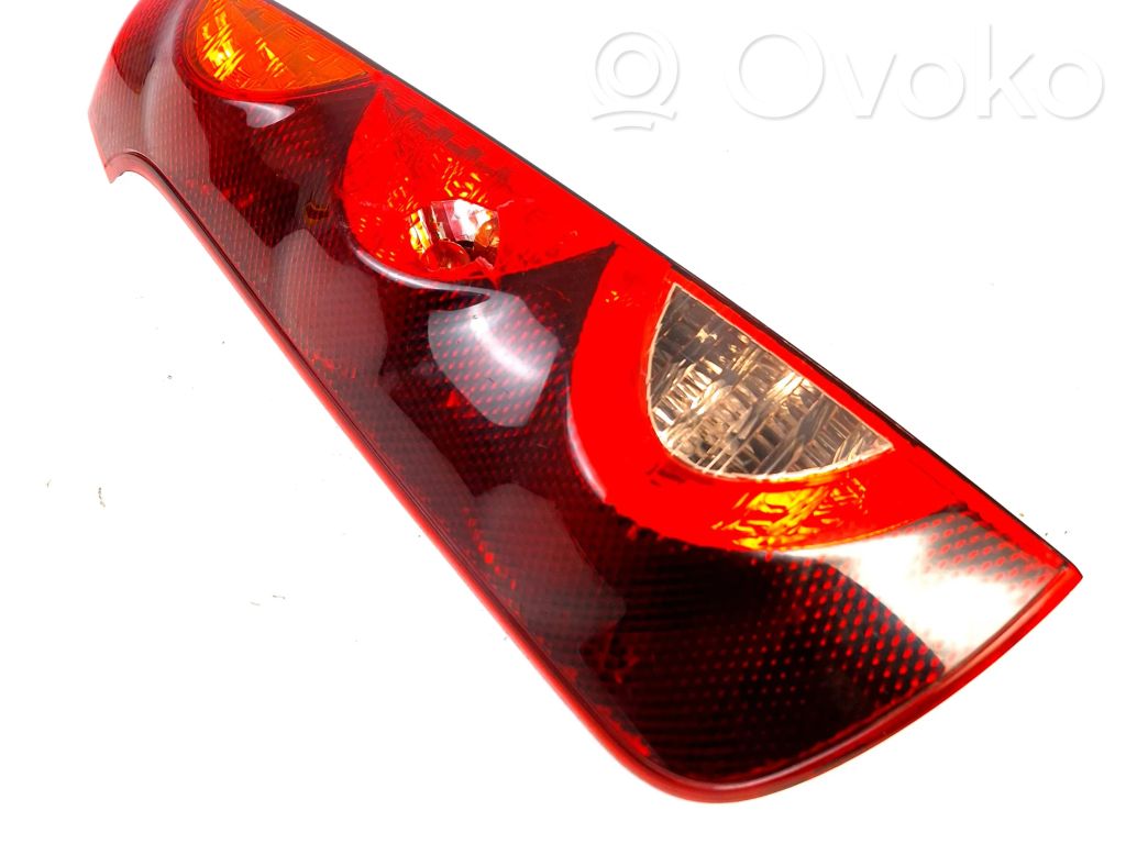 Nissan Note (E11) Galinis žibintas kėbule 