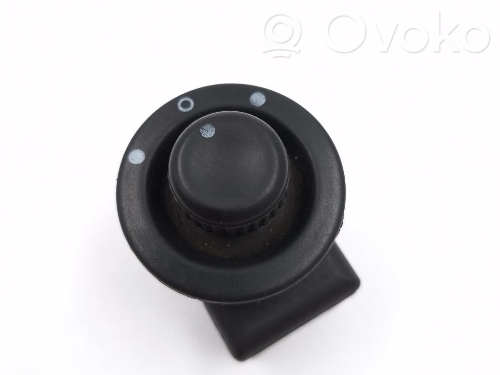 Dacia Duster Wing mirror switch 