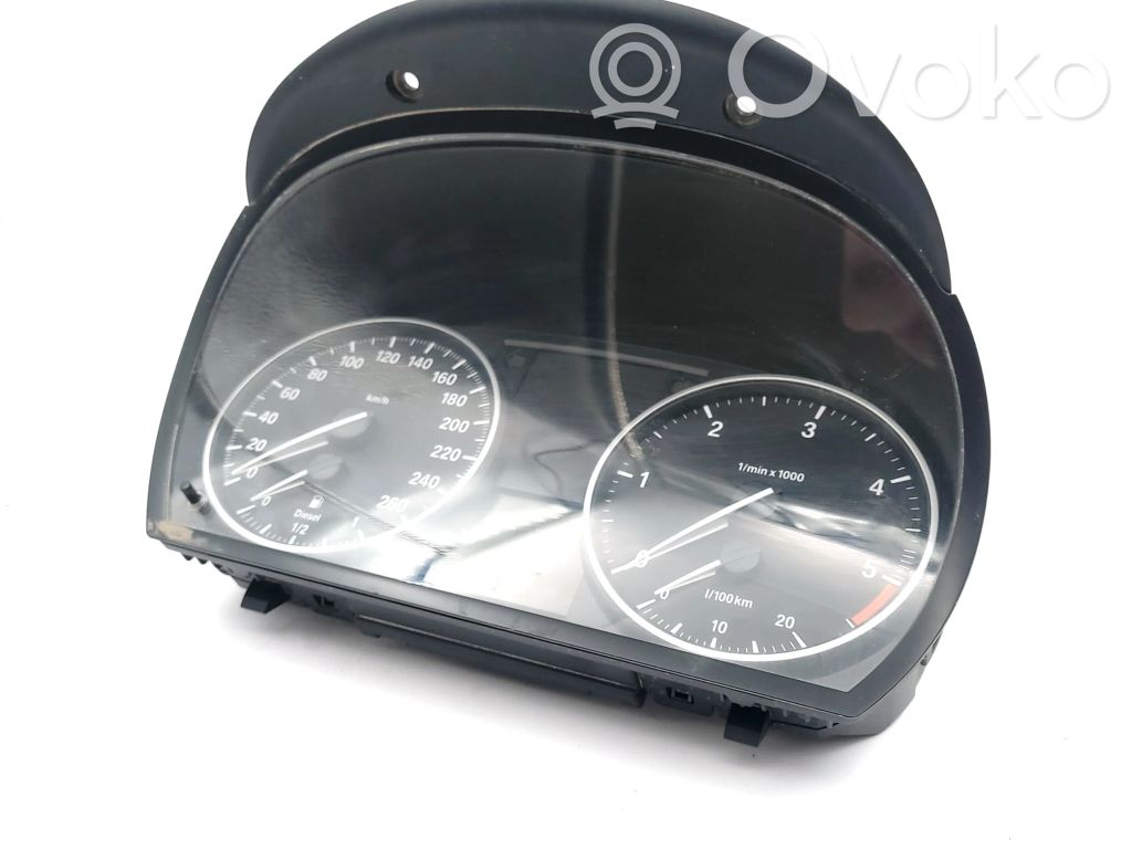Geschwindigkeitsmesser Cockpit   2154628,215462801,215462801,10454219,25811511,430152895,924234601,924234601,A2C53283617