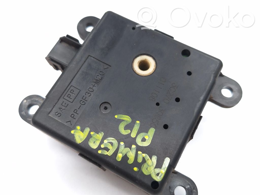 Nissan Primera Motor/activador trampilla del aire acondicionado (A/C) 
