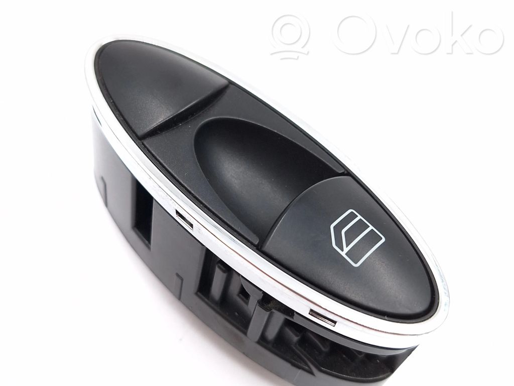 Mercedes-Benz CLS C219 Electric window control switch 