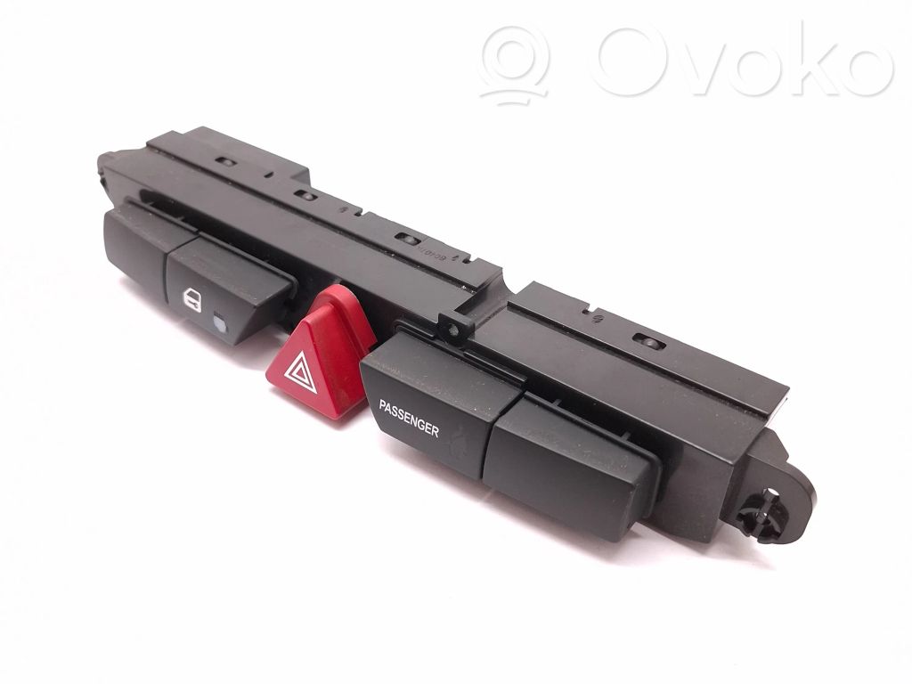 Botón interruptor de luz de peligro   937001H000,937001H000,937001H010,202006302,2020063021,937001H010