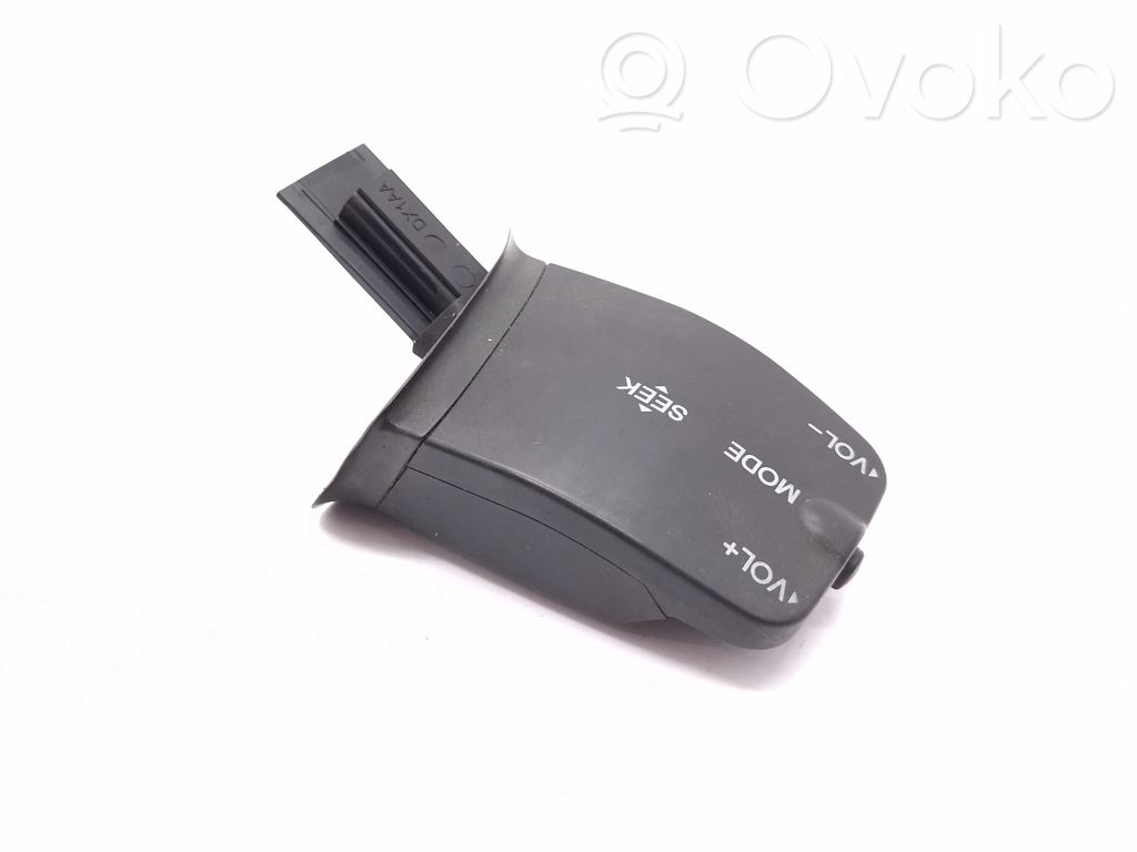 Ford Focus Multifunctional control switch/knob 