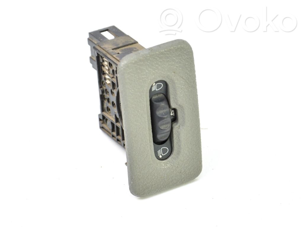 Headlight level height control switch   8200060042