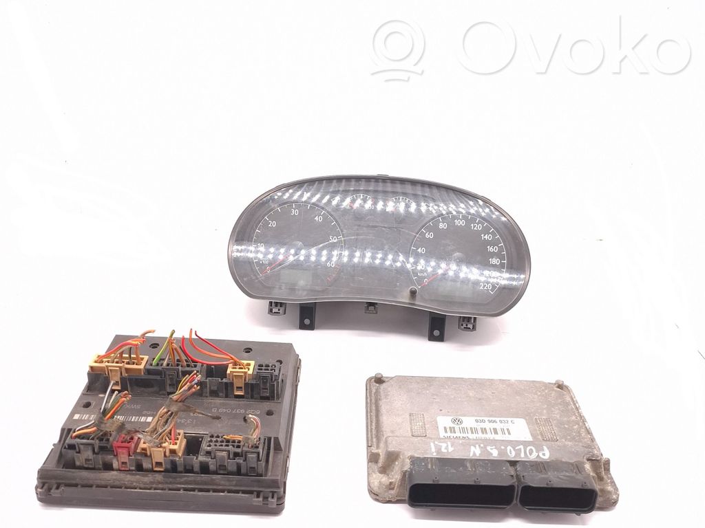 Volkswagen Polo IV 9N3 Komputer / Sterownik ECU i komplet kluczy 