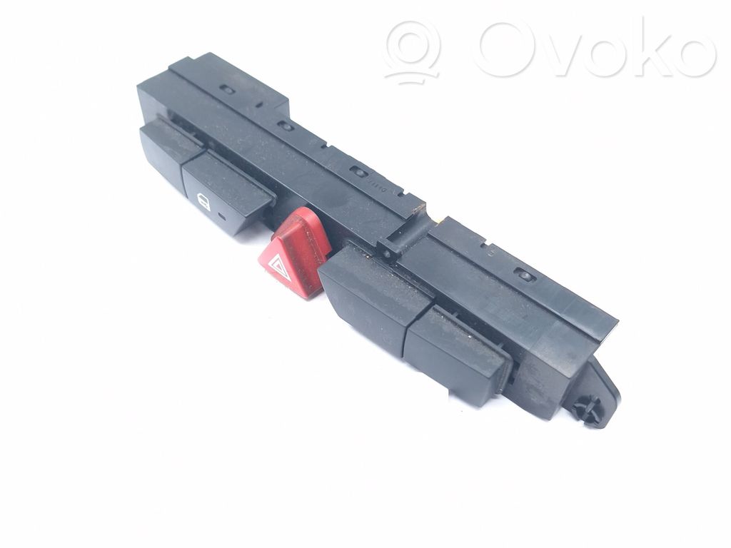 KIA Pro Cee'd I Hazard light switch 