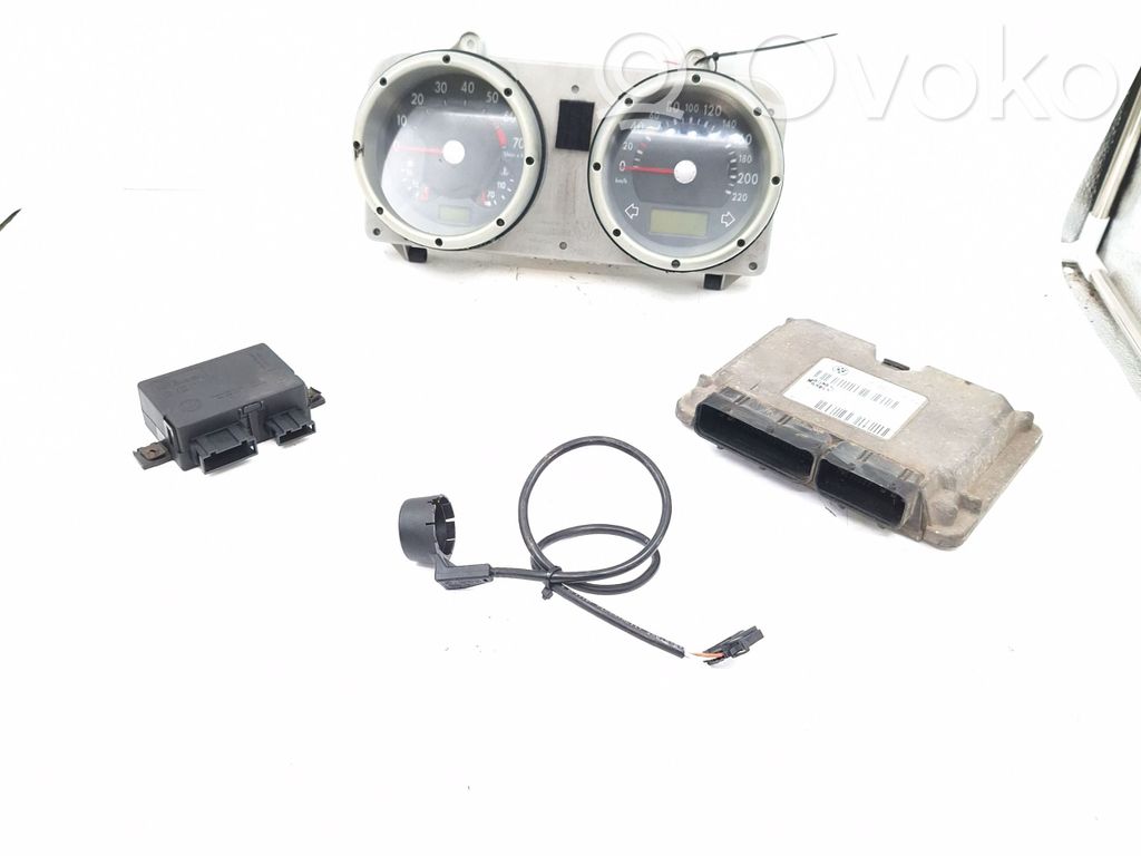Komputer / Sterownik ECU i komplet kluczy   036998034,6X0953257,6X0920801,0263615101,1036025070,1036049011,202445003,2284488443,5220301800,5411007100,6160054505,6X0953254,73654302,73657512