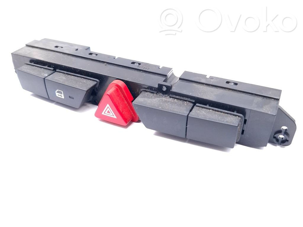 KIA Pro Cee'd I Hazard light switch 