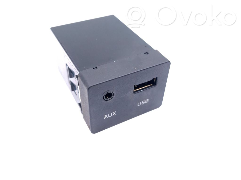 KIA Pro Cee'd I USB jungtis 