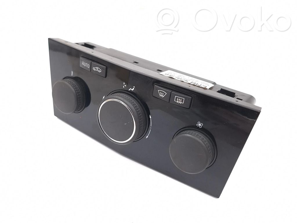 Opel Astra H Climate control unit 