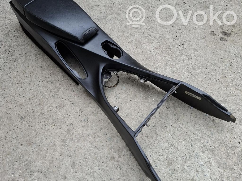Armrest   7076011,51167076011,10771311,3144901,47521102,697000202,7072737,EE726UB