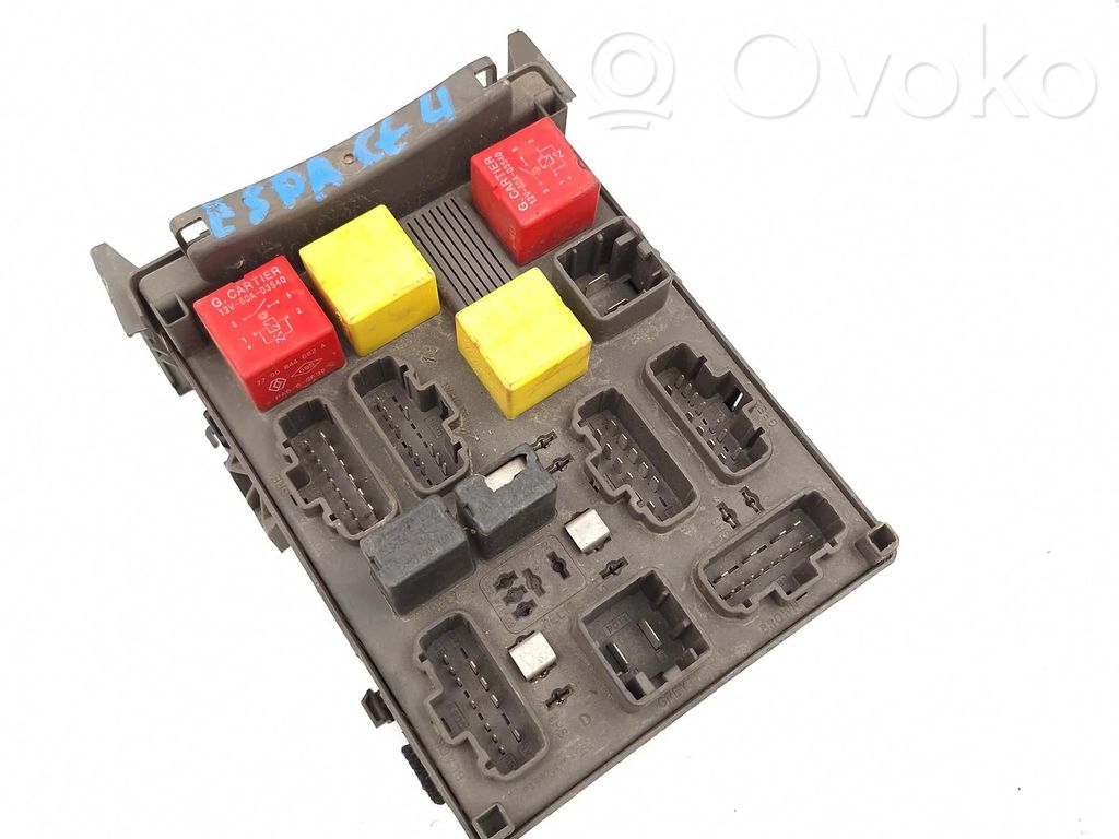 Ramka / Moduł bezpieczników   8200315964,216532951,10268628,12V60A03540,281148448A,7700844682A,AV1100