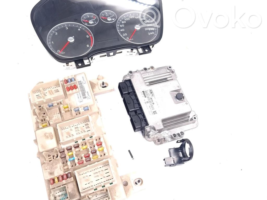 Ford Focus Kit cu ECU motor și set închidere uși 