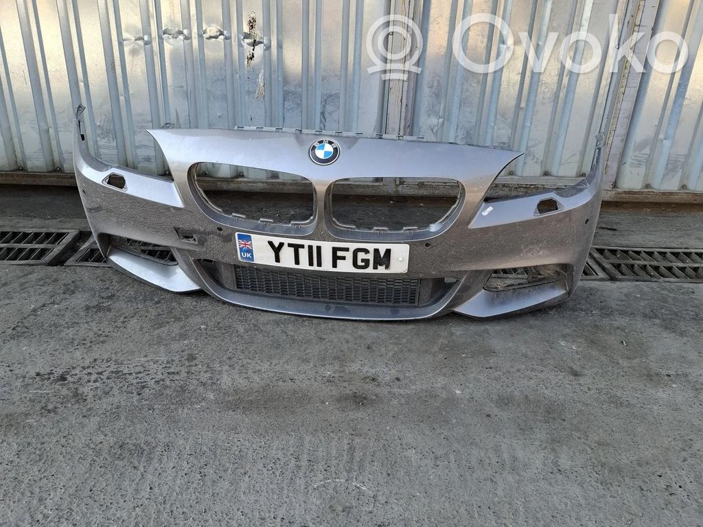 BMW 5 F10 F11 Priekinis bamperis 