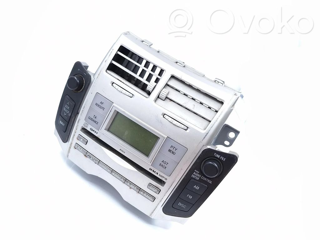 Toyota Yaris Panel / Radioodtwarzacz CD/DVD/GPS 