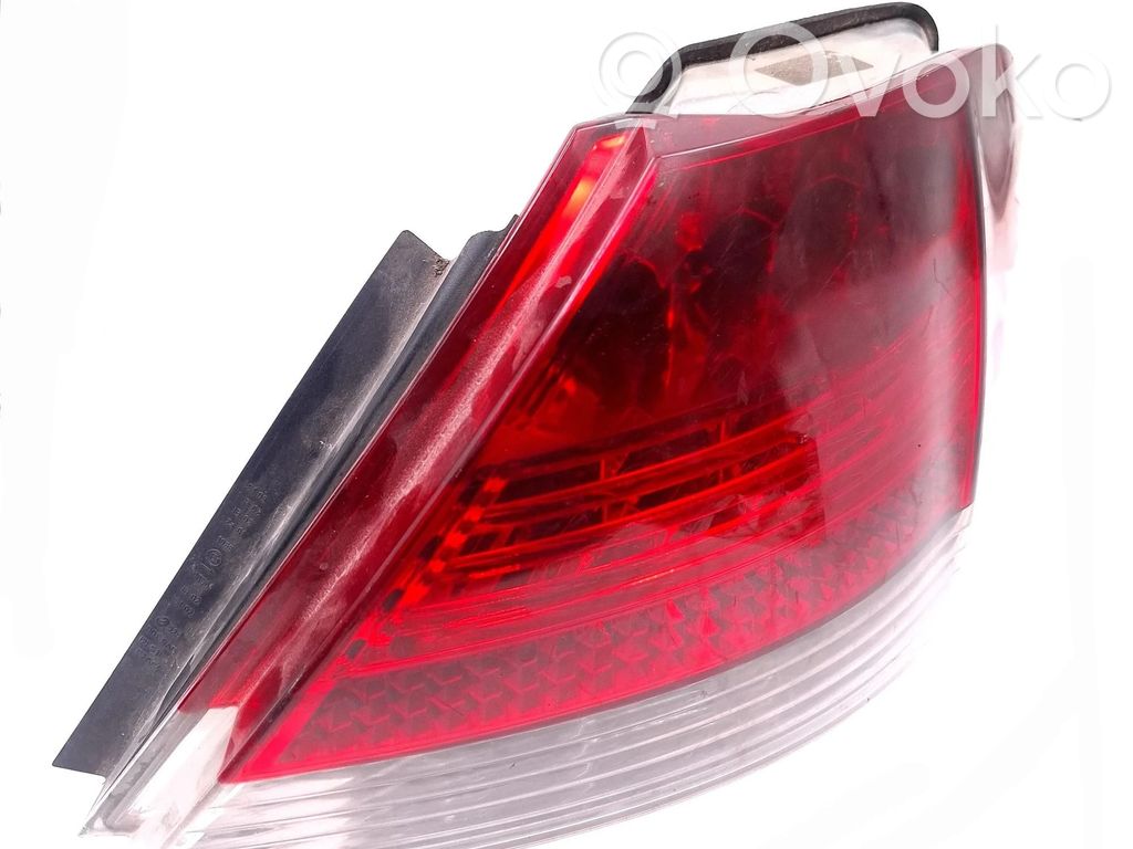 Rear/tail lights   6937236,693723607,325082,325022R,52805,E21981,K21798